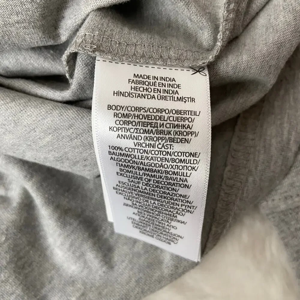 Polo Ralph Lauren Gray V-Neck Tee Size Medium (Boy)